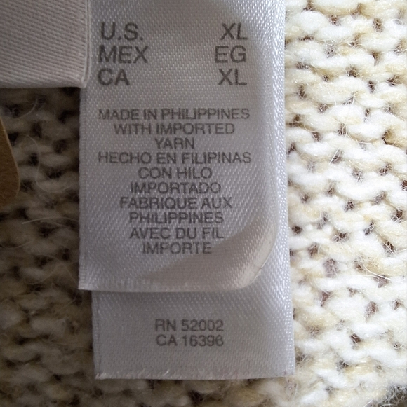 A Liz Claiborne cowl neck cable knit sweater in a ladies size XL. Lambswool - Picture 5 of 9